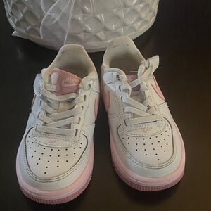 Nike Kids White & Light Pink Low-Top Sneakers